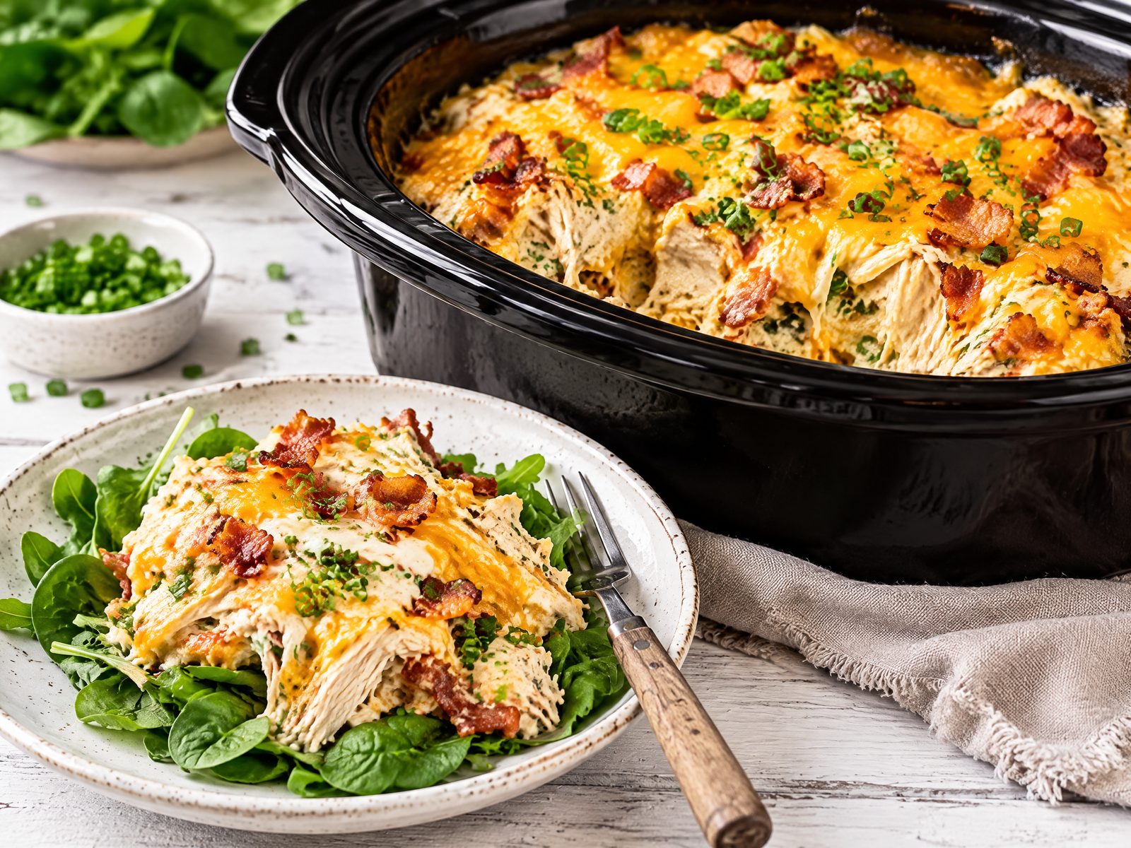 Томлёная курица с беконом и сливочным сыром — готовое блюдо